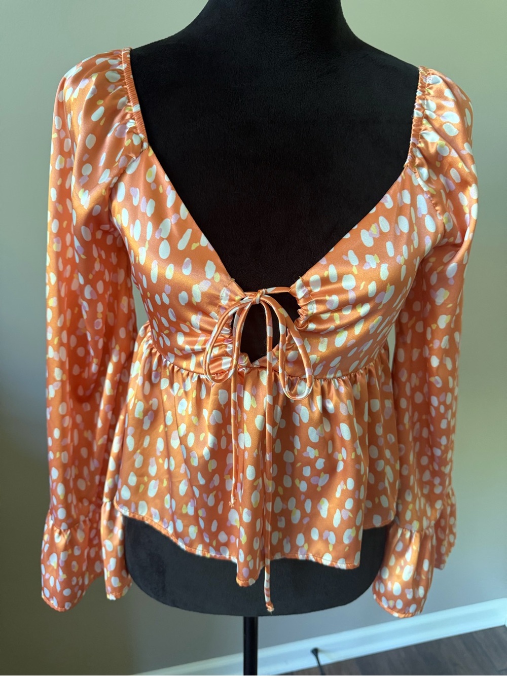 Altar'd State Satin Tie-Front Peplum Blouse - Orange & White Spotted XSmall